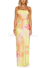 Robe longue à épaules dénudées et imprimé floral pour les vacances