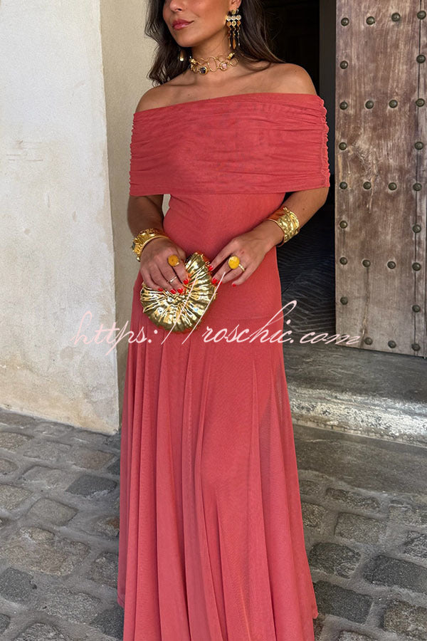Robe longue évasée sans bretelles froncée en maille pour les vacances et les fêtes