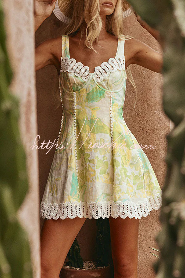 Mini-robe en lin mélangé à fleurs avec bordure en crochet et dos à lacets